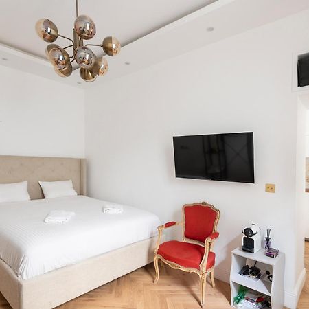 Paris Eiffel Apartment Bagian luar foto