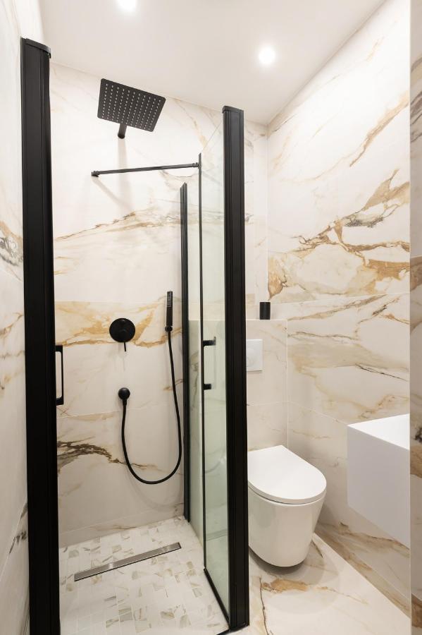 Paris Eiffel Apartment Bagian luar foto