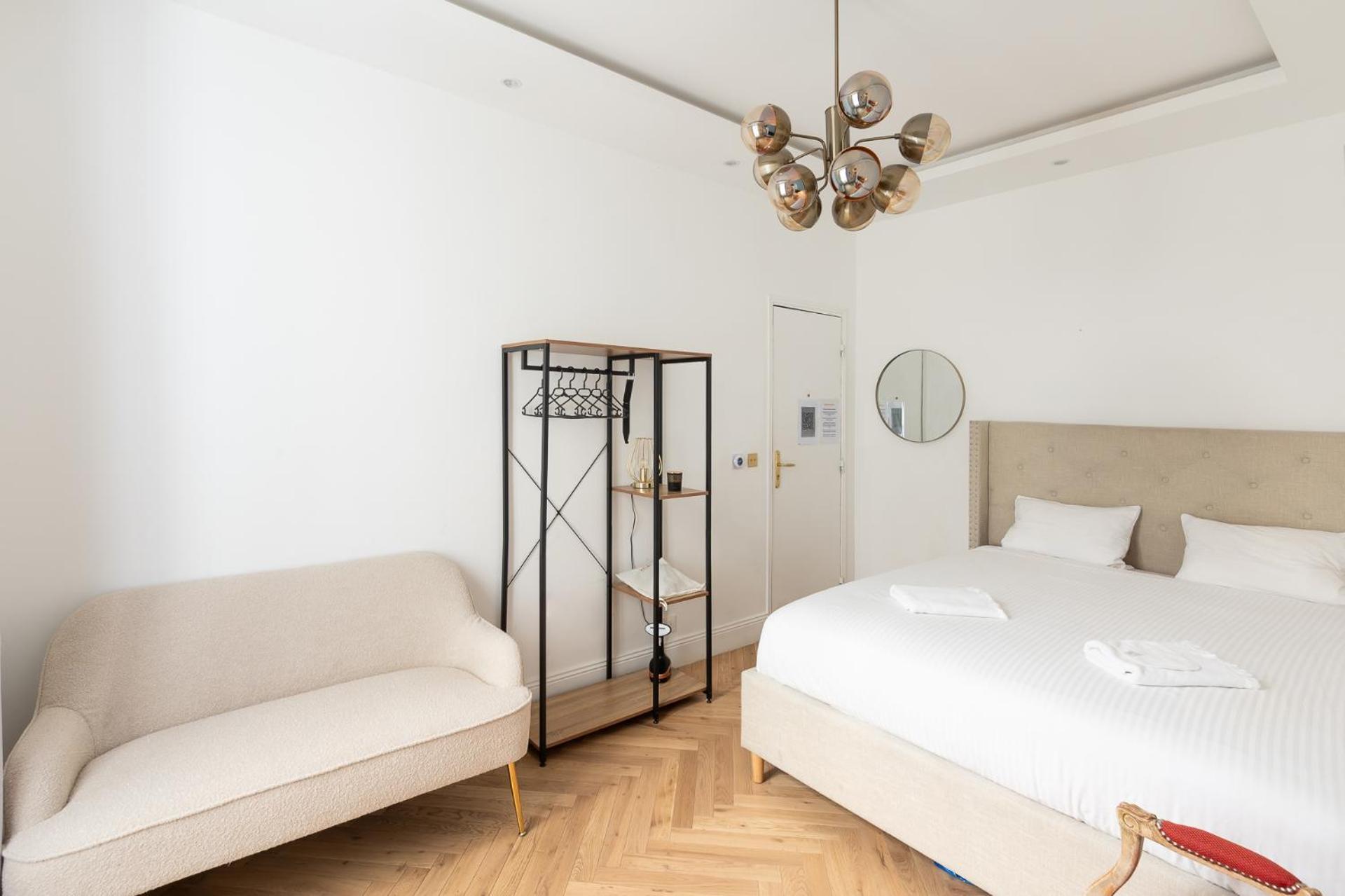 Paris Eiffel Apartment Bagian luar foto