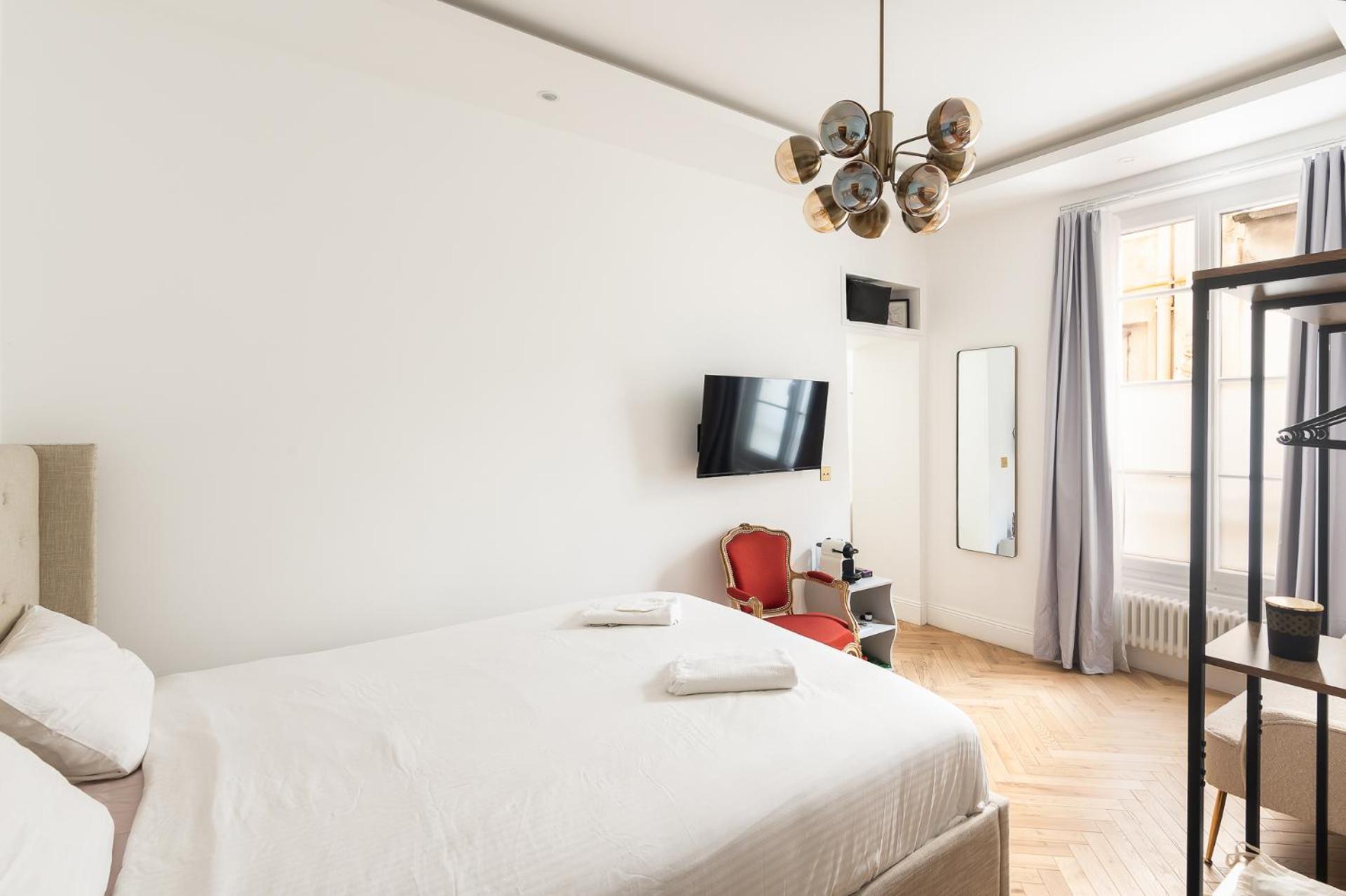 Paris Eiffel Apartment Bagian luar foto